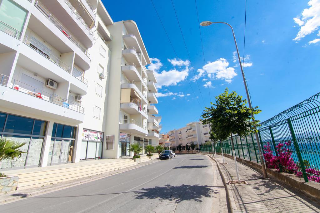 Blue Sea Apartments Саранда Экстерьер фото