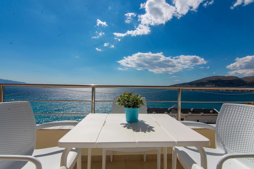Blue Sea Apartments Саранда Экстерьер фото