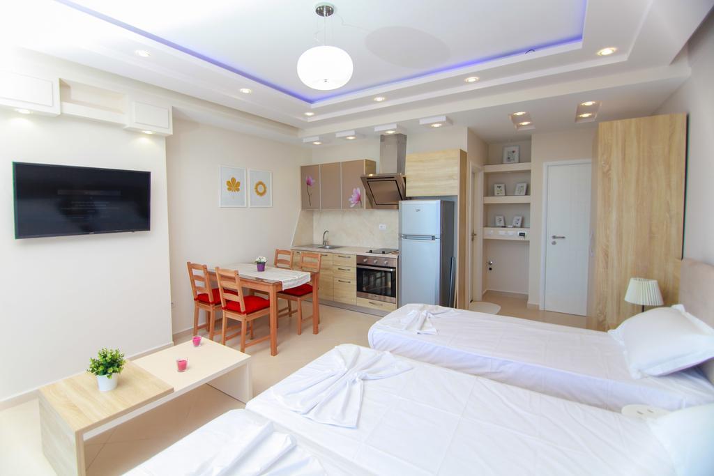 Blue Sea Apartments Саранда Экстерьер фото