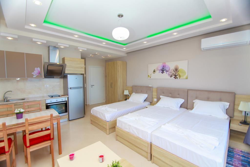 Blue Sea Apartments Саранда Экстерьер фото